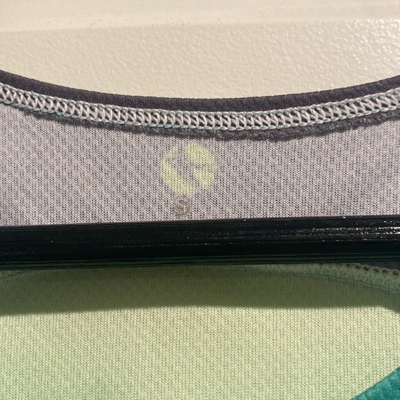 Oiselle size small racing singlet good used condition - Picture 8 of 8